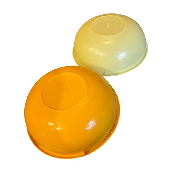 Tupperware 26 Cup Mixing Bowls Set Of 2 12-Inch Yellow & Orange Plastic Kitchenw - Picture 2 of 6